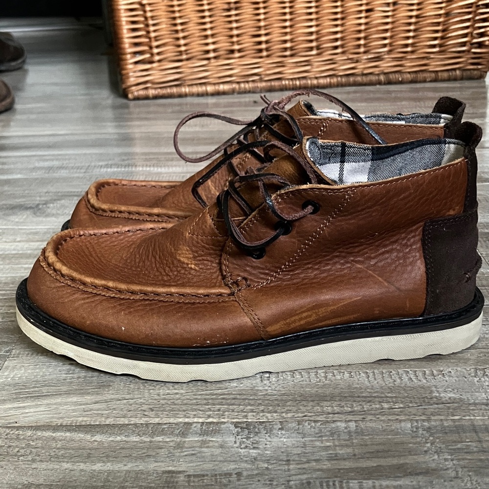 Tom’s Moc-Toe chukka boot